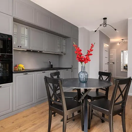 Pure - Gwiazdzista Вроцлав